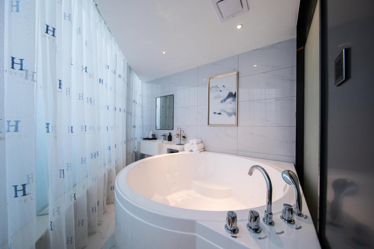 Ausotel By Argyle Baiyun International Airport Renhe Metro Exit B Guangzhou Exterior foto